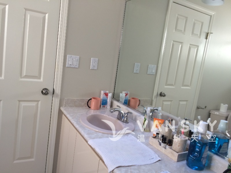 230309090423_bedroom1 with wash room 1.JPG
